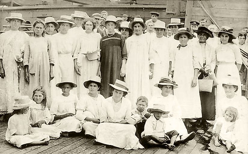 A 1916 photograph of Pitcairn Islanders