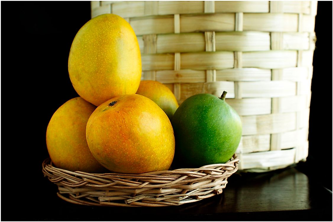 Alphonso is a seasonal mango fruit renowned for its sweetness and flavor. 