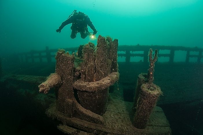 did-you-know-the-waters-of-lake-superior-could-cover-north-south-america-one-foot-deep