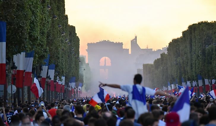 President Macron 'dabs' to celebrate France World Cup win
