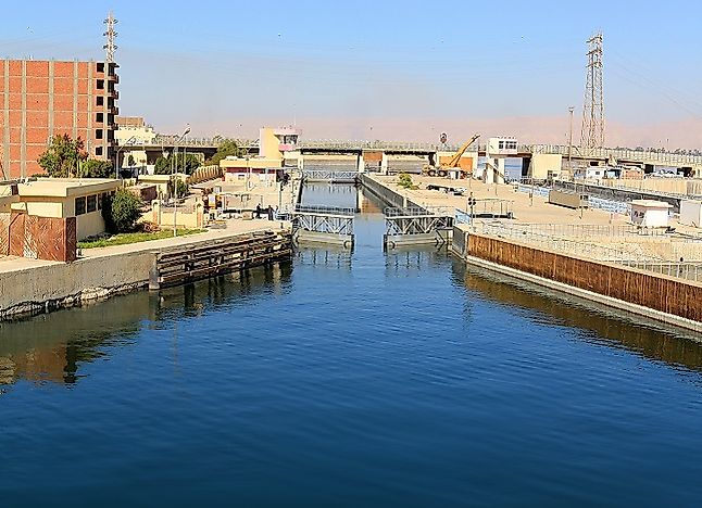 waterway-locks-and-their-role-in-shipping-worldatlas