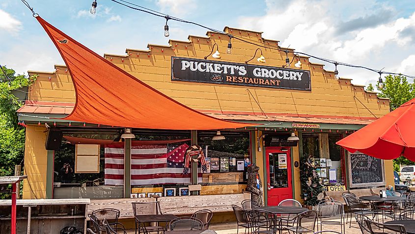 Grocery and restaurant at Leipers Fork in Tennessee