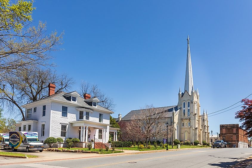 Front diagonal view of historic 1914 Gillespie House and First Presbyterian Church buildings in York, South Carolina. Editorial credit: Nolichuckyjake / Shutterstock.com