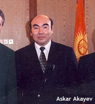 Resultado de imagem para Askar Akayev 2005