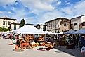 An antique market in Lucca, Tuscany, via Bert e Boer / Shutterstock.com