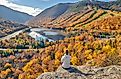 Fall colours in Franconia Notch State Park, New Hampshire, US.