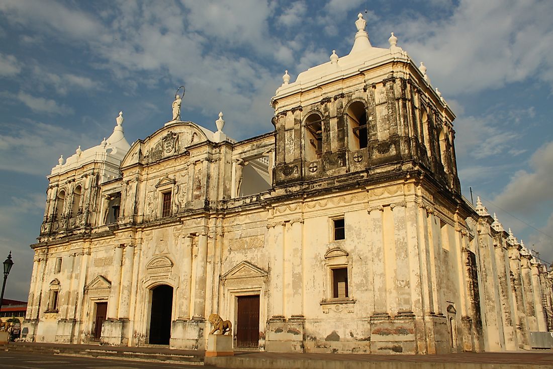 León Cathedral: Notable Buildings of the World - WorldAtlas.com