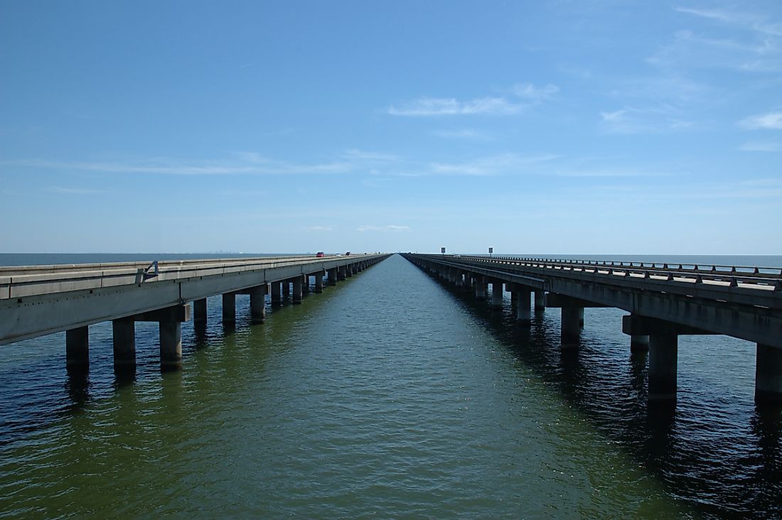 Long bridge. Озеро Пончартрейн. Пончартрейн мост. Озеро Пончартрейн, штат Луизиана. Мост самый длинный в Луизиане.