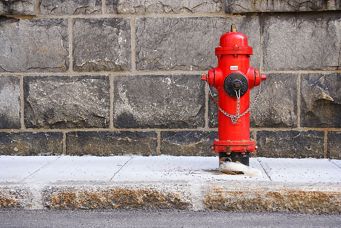 Пожарные гидранты и насосы. Fire Hydrant. Пожарный гидрант на улице. Гидрант в Америке.