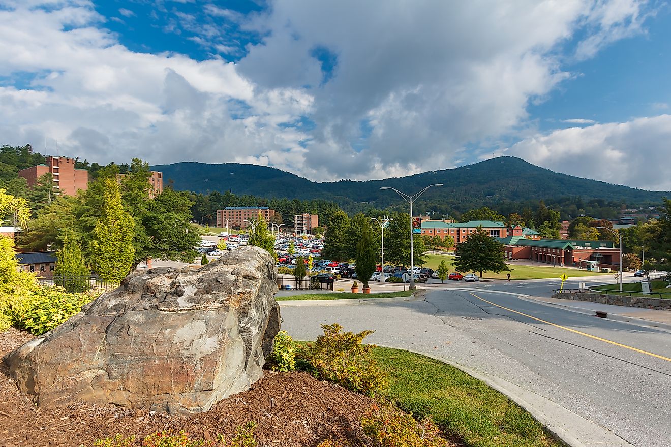 13 Most Beautiful Small Towns In North Carolina You Should Visit ...