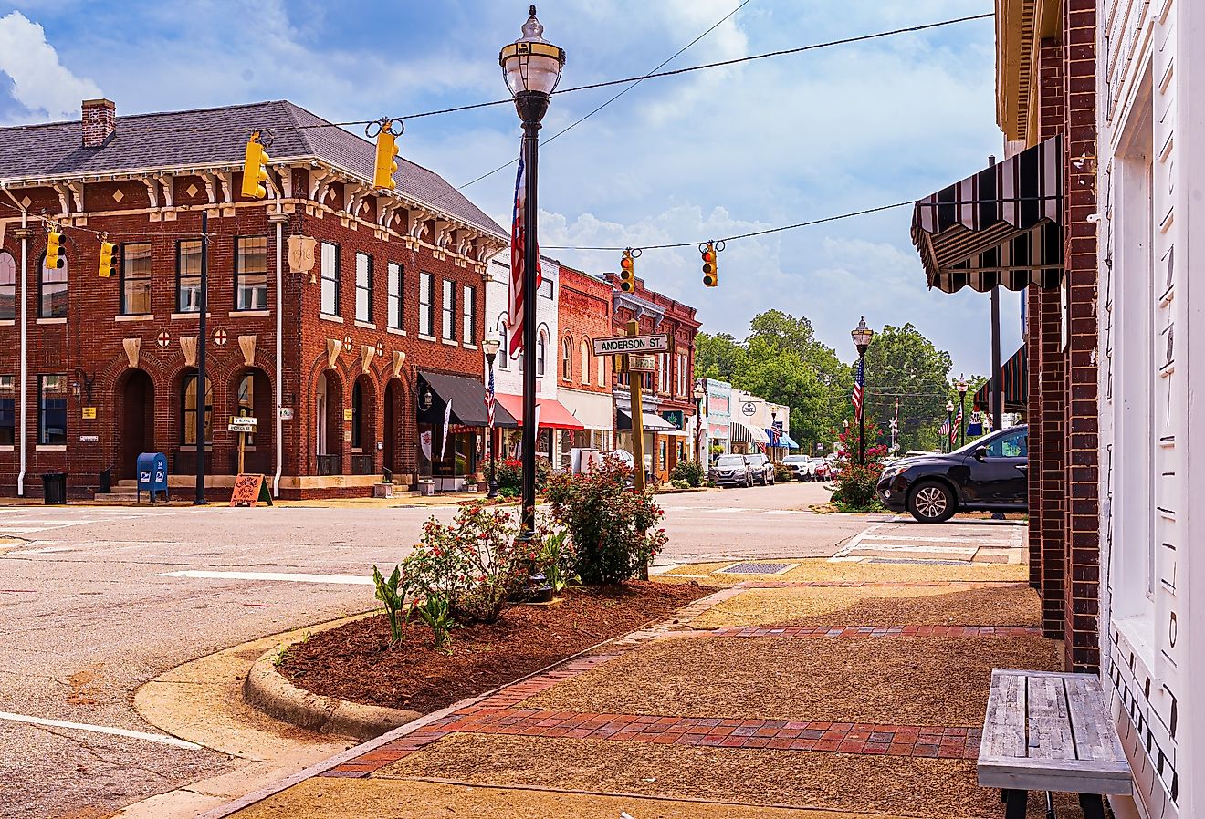 Retirement-Friendly Small Towns in North Carolina - Retire NC