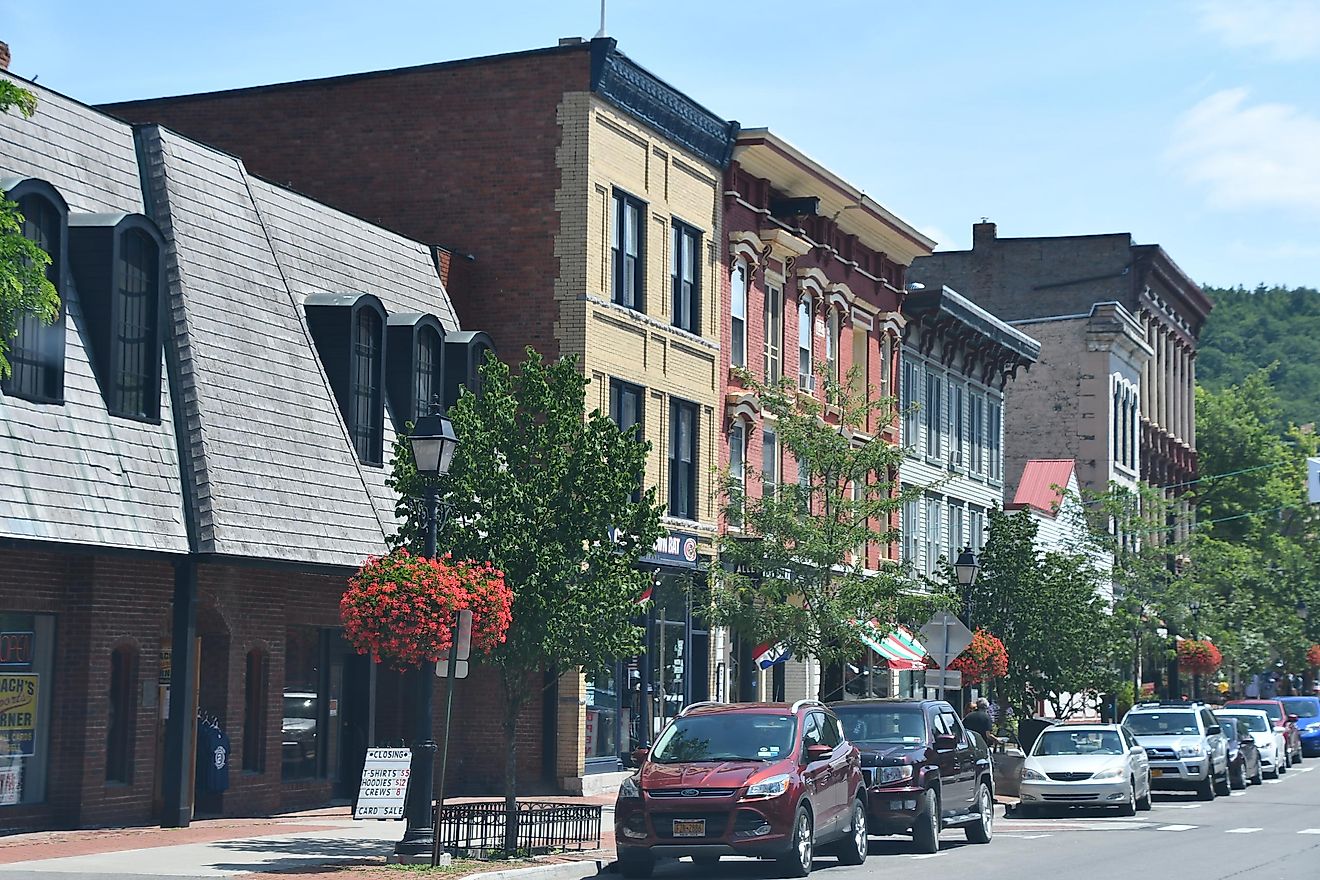 These Small Towns In Upstate New York Come Alive In Fall WorldAtlas   Shutterstock 1924546436 