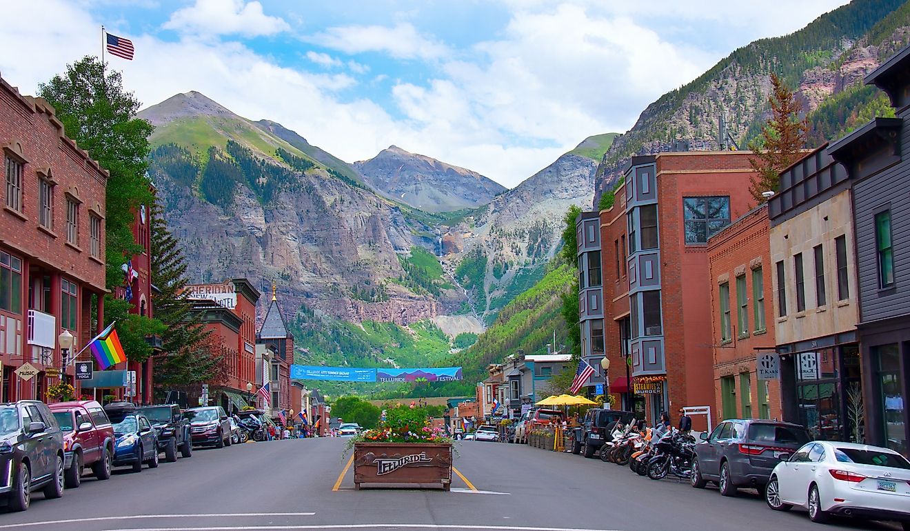 Colorful downtown Telluride, with the spectacular San Juan Mountains in the background. Editorial credit: Michael O'Keene / Shutterstock.com