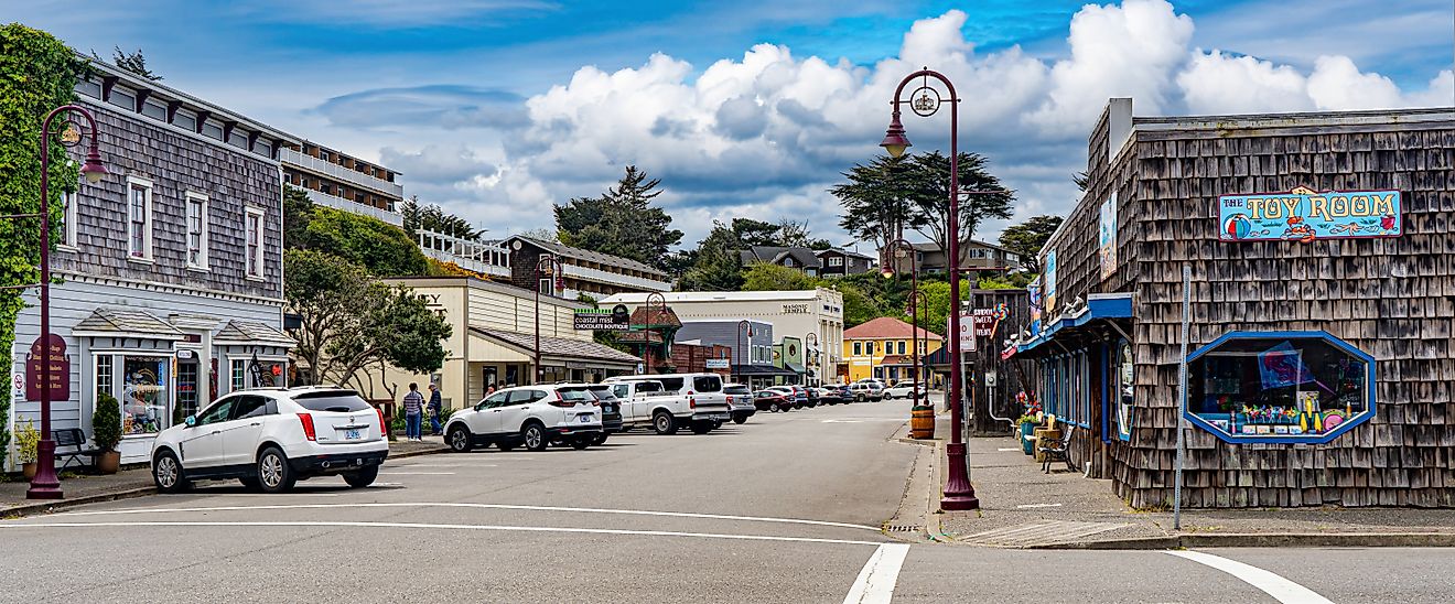 The main downtown street in Bandon Oregon. Editorial credit: Bob Pool / Shutterstock.com