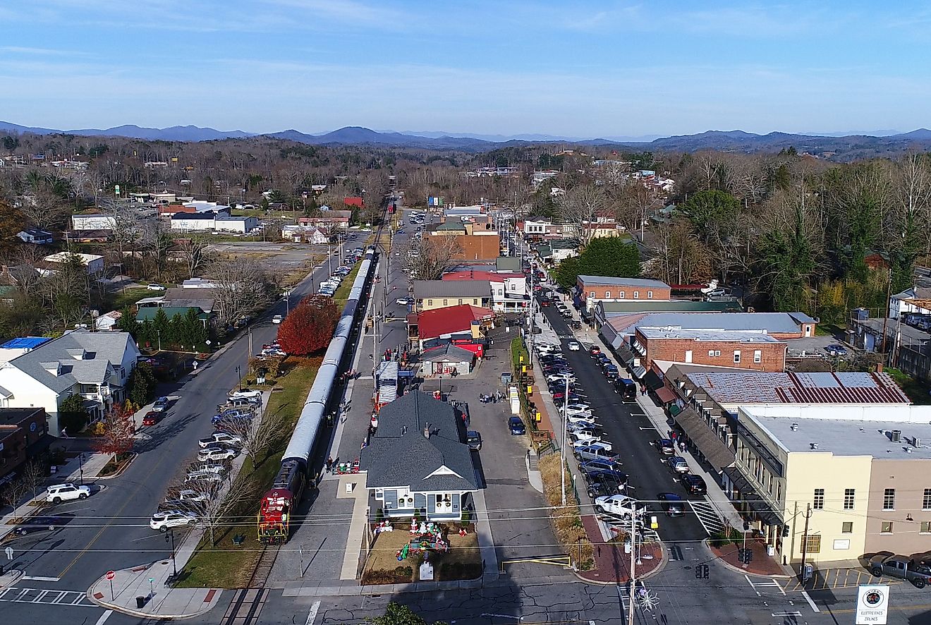 Downtown Blue Ridge, Georgia. Image credit blueridgedrone via Shutterstock