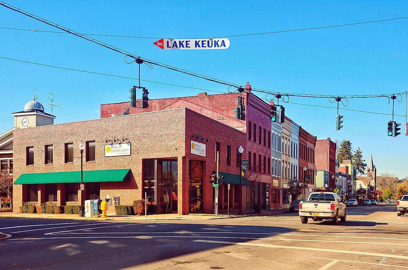 Penn Yan, New York: ‘Bank of the Finger Lakes’ in Downtown Main Street at corner of the intersect, with direction sign of Lake Keuka, RedBridge - stock.adobe.com