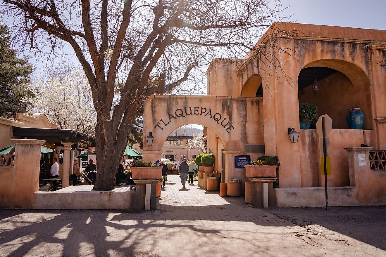 Shoppers browsing through the galleries and shops of Tlaquepaque in Sedona, Arizona. Editorial credit: melissamn / Shutterstock.com