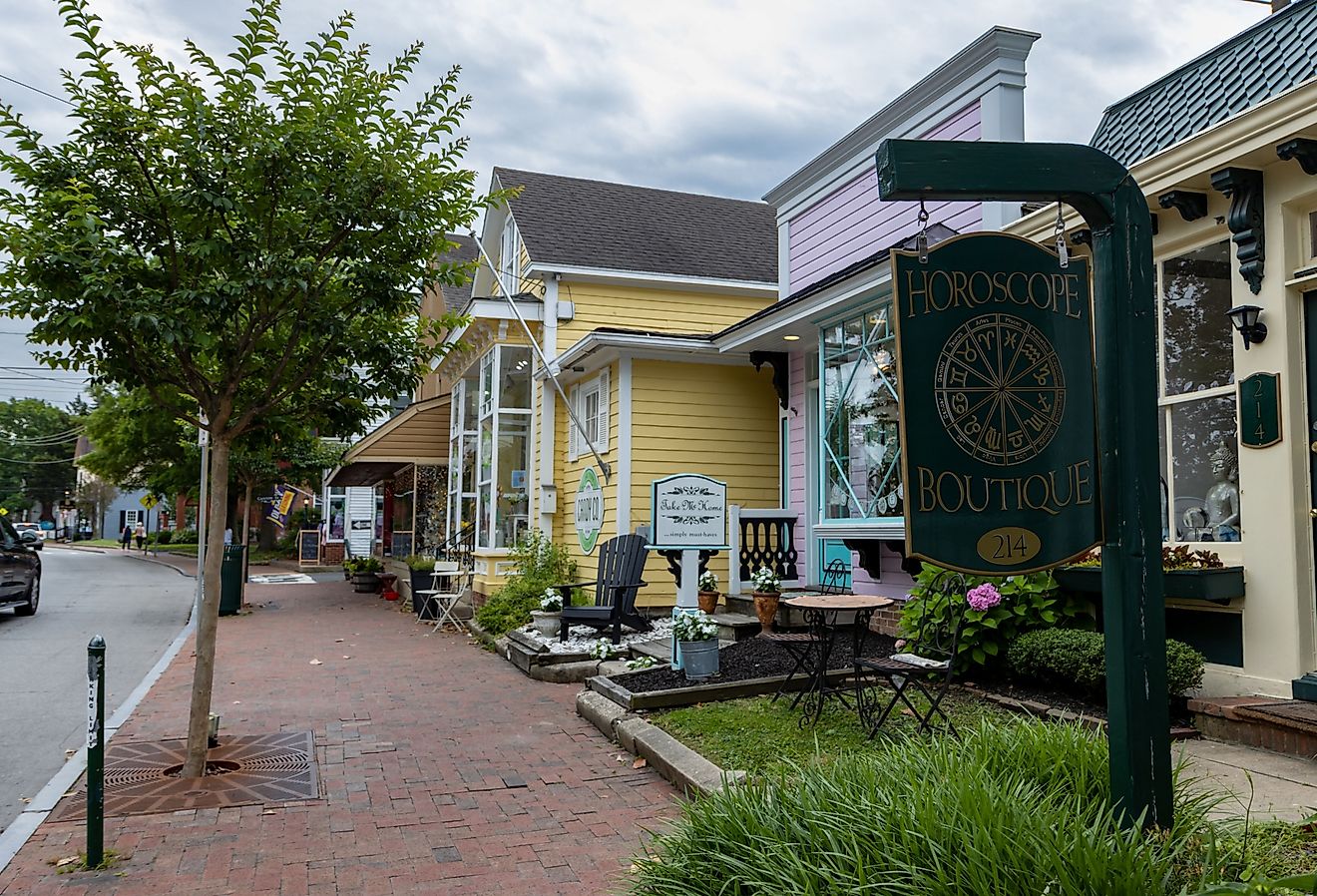 Colorful shops on Talbot Street in Saint Michaels, Maryland. Image credit blubird via Shutterstock.