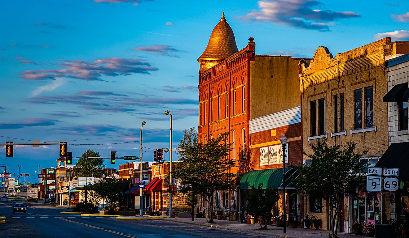 Street view of Eufaula, Oklahoma. By Cityofeufaulaok, CC BY-SA 4.0, Wikimedia Commons.