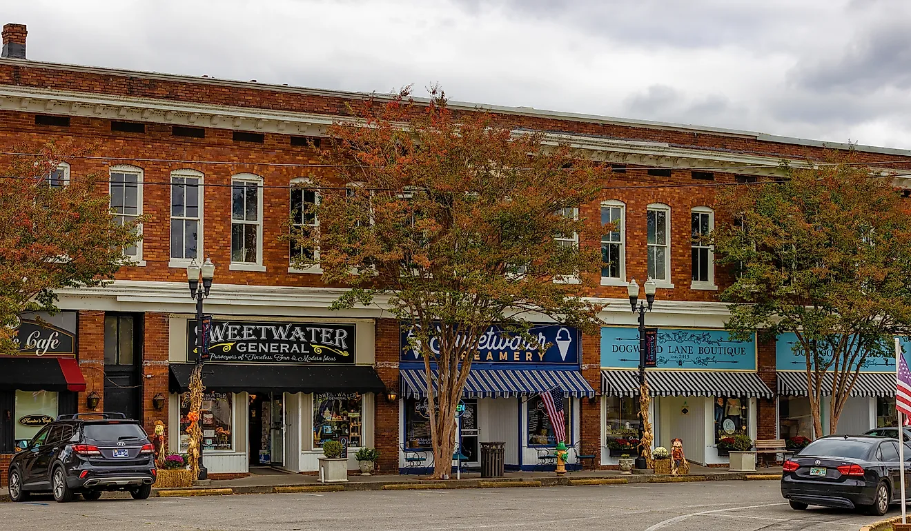 The historical section of Sweetwater, Tennessee. Editorial credit: Dee Browning / Shutterstock.com