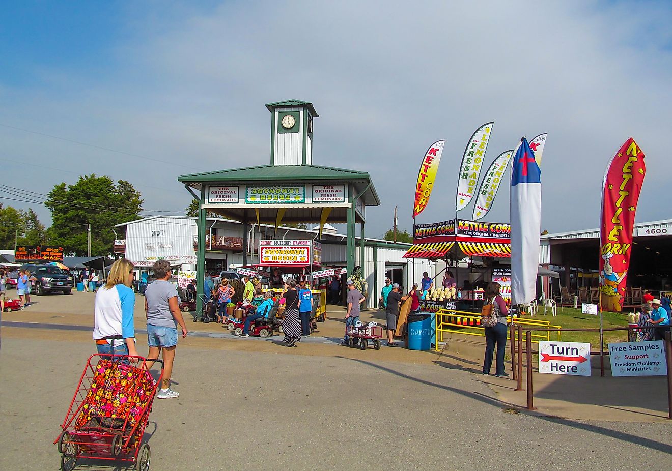 Shopping at the Flea Market in Canton, Texas, via mivod / Shutterstock.com