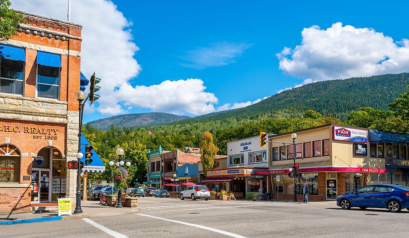 The historic buildings with businesses, shops and cafes along Baker Street in the town center of Nelson, BC, Canada. Editorial credit: Kirk Fisher / Shutterstock.com