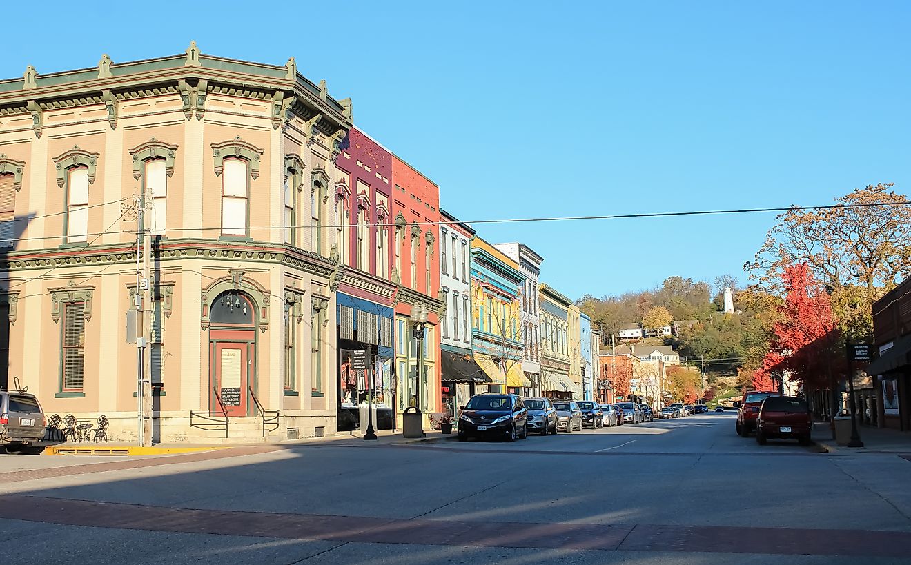 Colorful buildings in downtown Hannibal, Missouri Editorial credit: Sabrina Janelle Gordon / Shutterstock.com