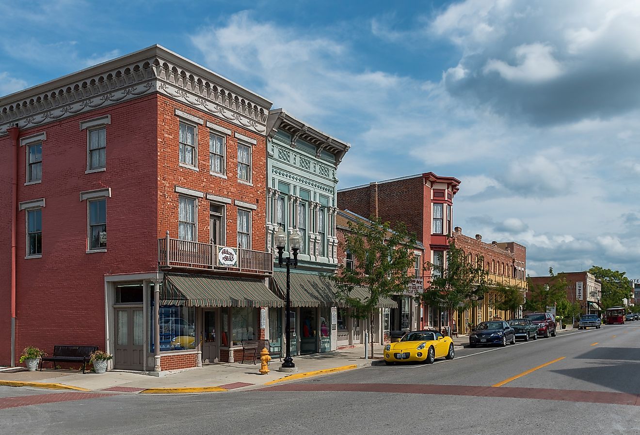 North Main Street Historic District in Hannibal, Missouri in the summer. Image credit Nagel Photography via Shutterstock