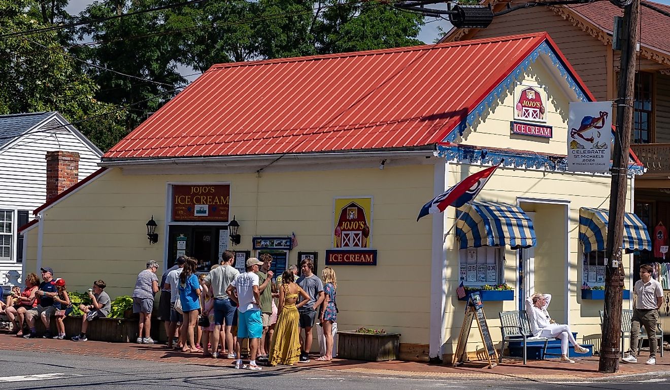 Downtown street in St. Michaels, Maryland. Image credit Chris Ferrara via Shutterstock