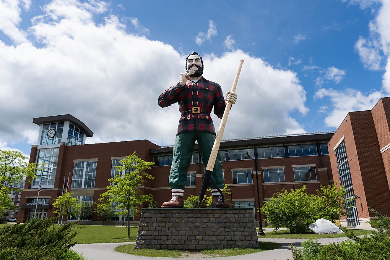 Statue of Paul Bunyan holding an ax in the town of Bangor in Maine. Editorial credit: EWY Media / Shutterstock.com