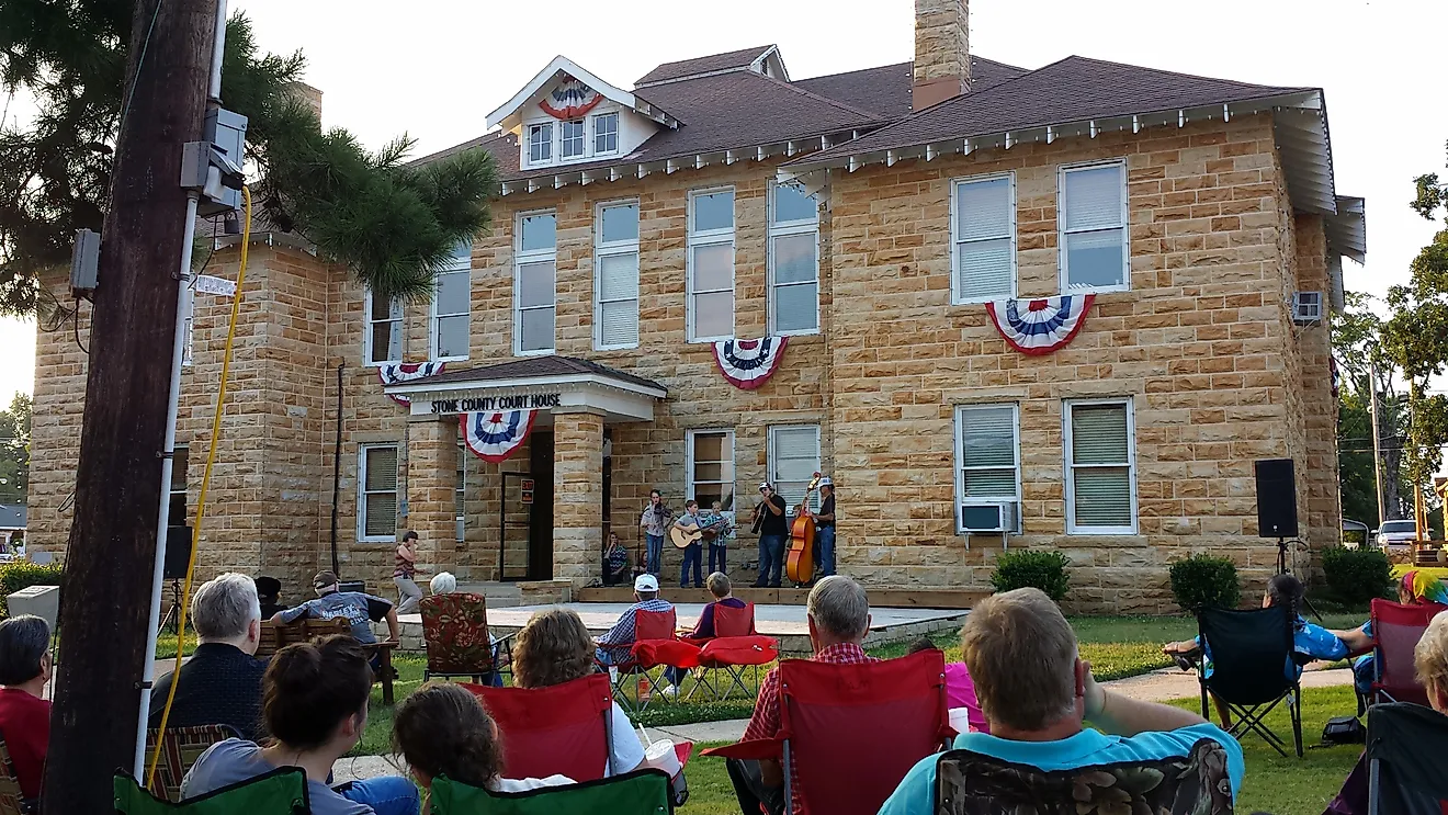 Mountain View, Arkansas is a cultural center, situated in the heart of the Ozarks. By Brandonrush, CC BY-SA 4.0, https://commons.wikimedia.org/w/index.php?curid=35902467