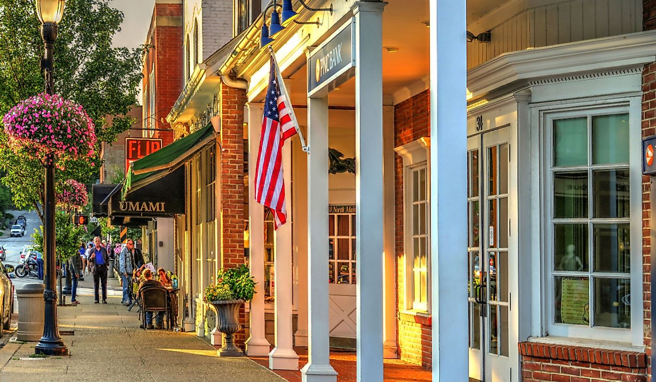 People Dining on Main Street, Chagrin Falls. Image credit Lynne Neuman via Shutterstock