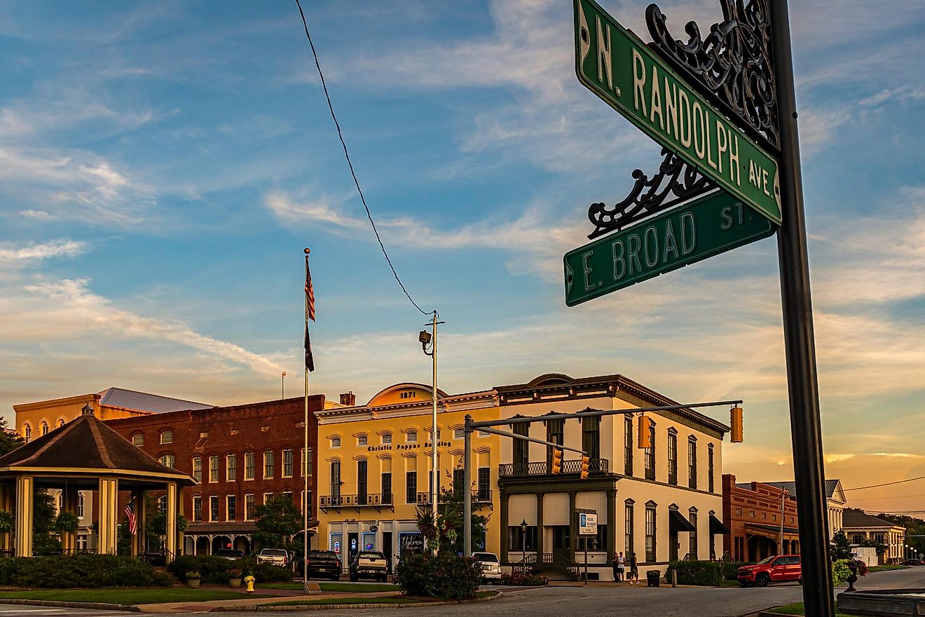 Scenic view from the corner of E Broad St and N Randolph Ave at dusk in the Historict District.