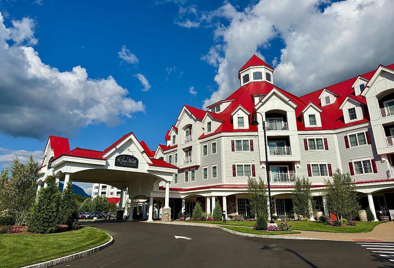 RiverWalk Resort at Loon Mountain, Lincoln, New Hampshire. Image credit Rachel Rose Boucher via Shutterstock