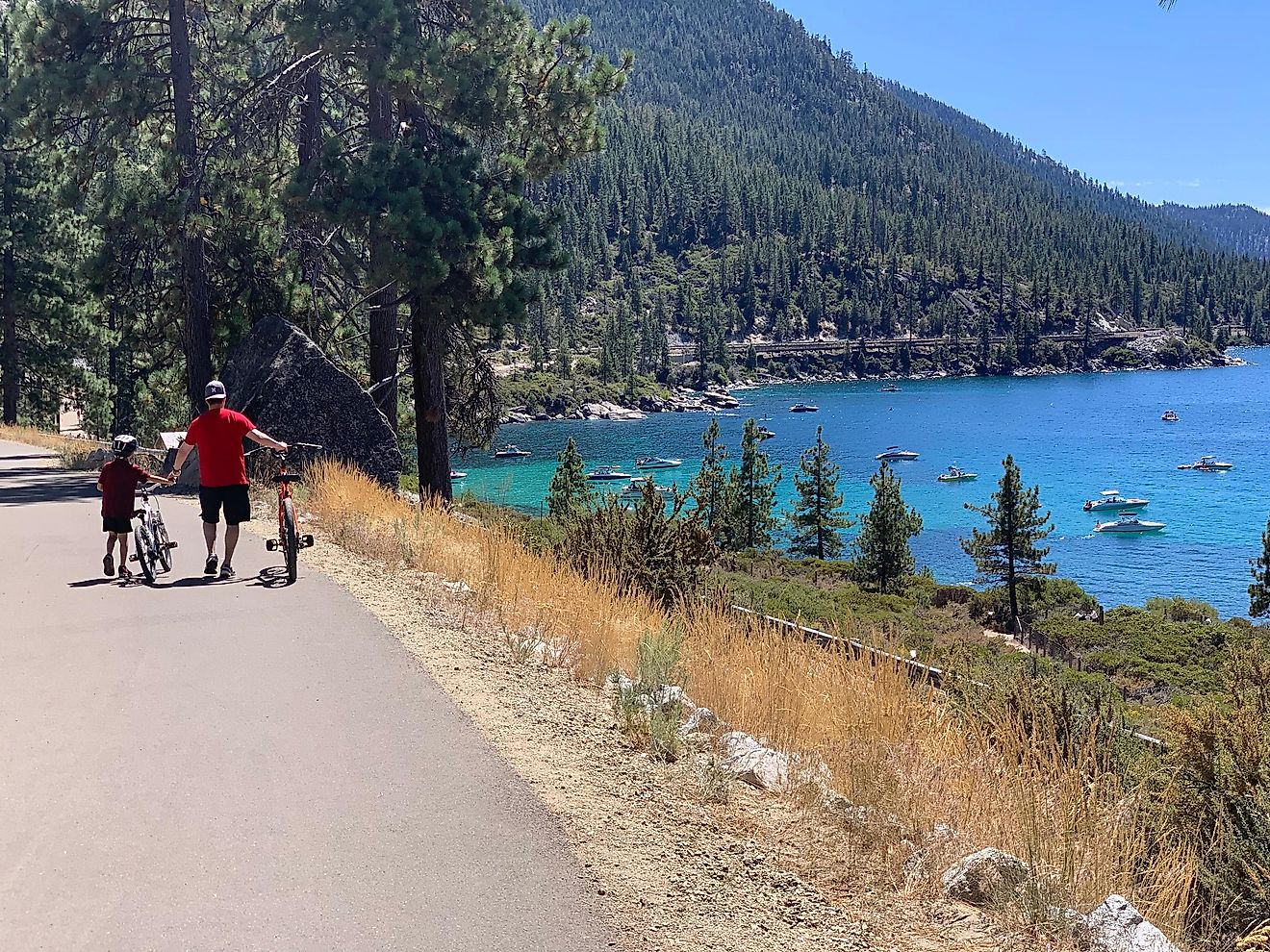 New bike trail and walking path named 'Tahoe East Shore Trail' in Incline Village, Nevada, USA. Editorial credit: 1000Photography / Shutterstock.com