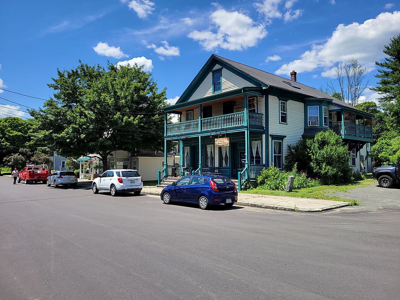 Main Street, Chester, Massachusetts, By John Phelan - Own work, CC BY 4.0, https://commons.wikimedia.org/w/index.php?curid=149974529