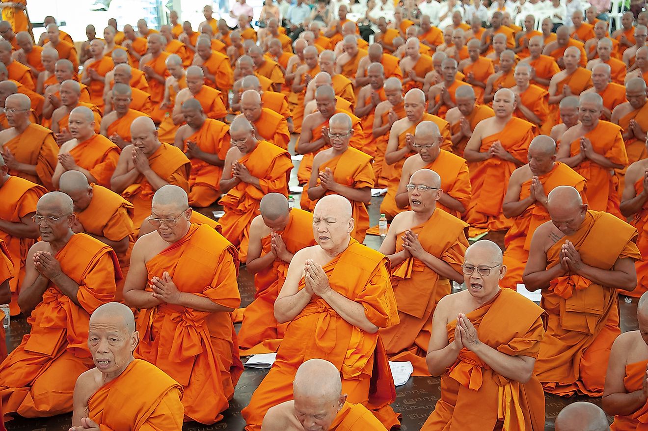 buddhist praying