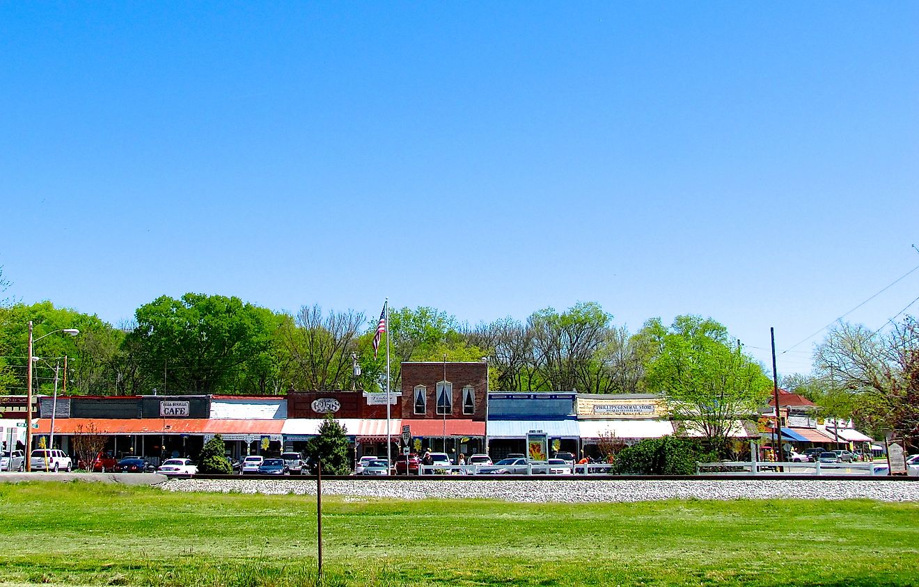 Historic district at the intersection of Main and Webb streets (State Route 82 and State Route 269) in Bell Buckle, Tennessee, United States. Editorial credit: Brian Stansberry via Wikimedia Commons