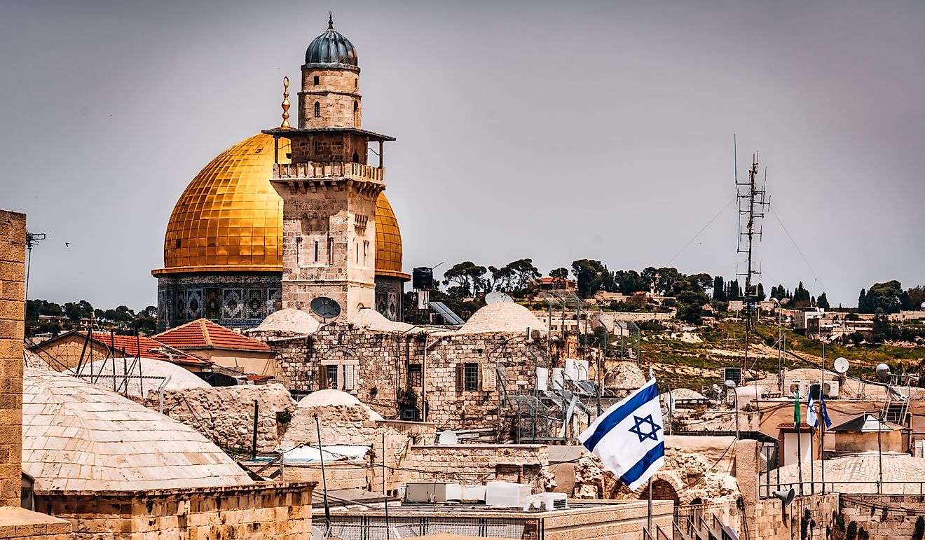 Jerusalem: Golden Dome of the Rock, Israel national flag, Al-Aqsa Mosque - Israel