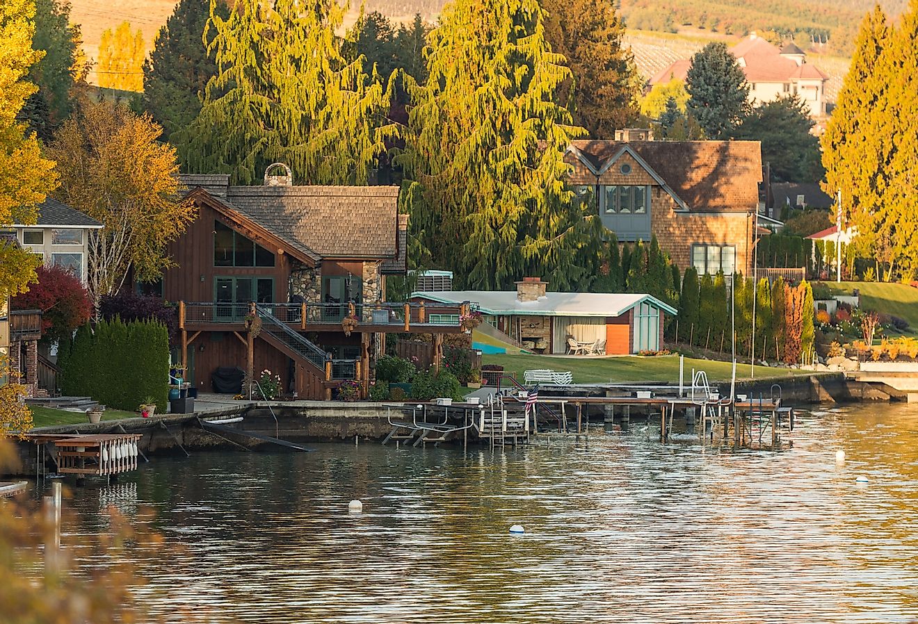 Houses and jetties on the shores of Chelan Lake, Washington. Image credit Esteban Martinena Guerrer via Shutterstock