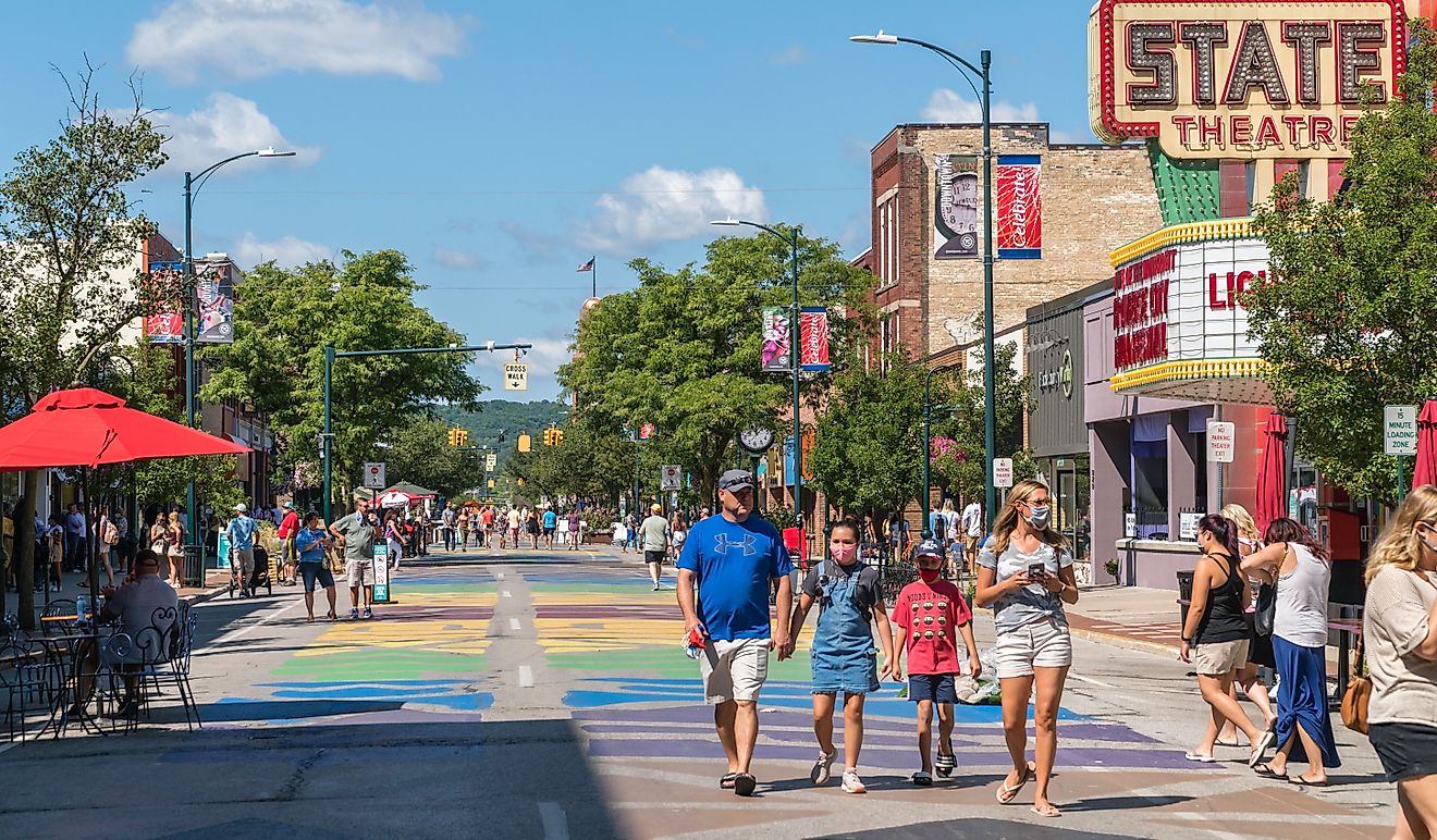 Busy Front Street in downtown Traverse City, Michigan. with State Street Theater. Editorial credit: Heidi Besen / Shutterstock.com