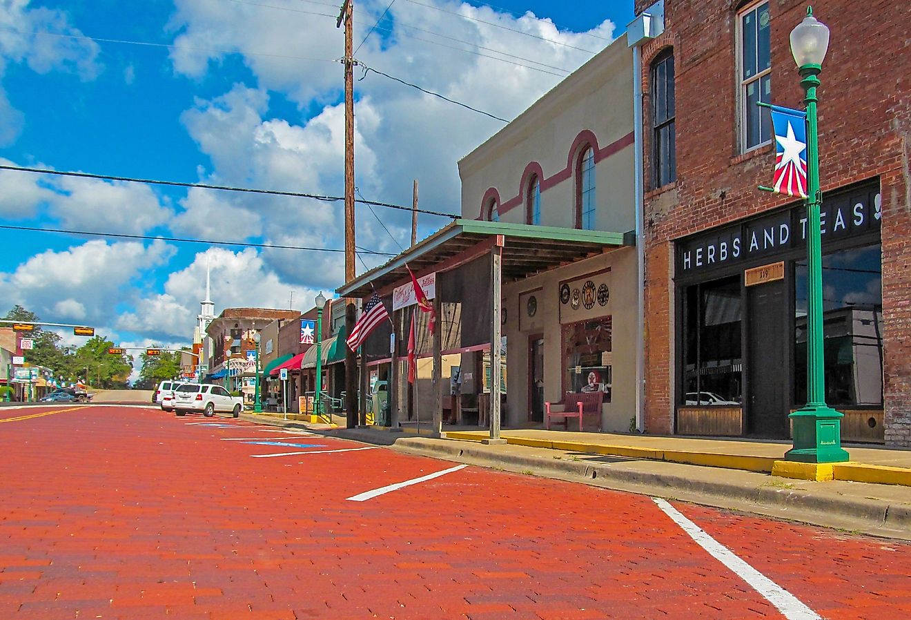 Downtown street in Mineola, Texas. Image credit mivod via Shutterstock