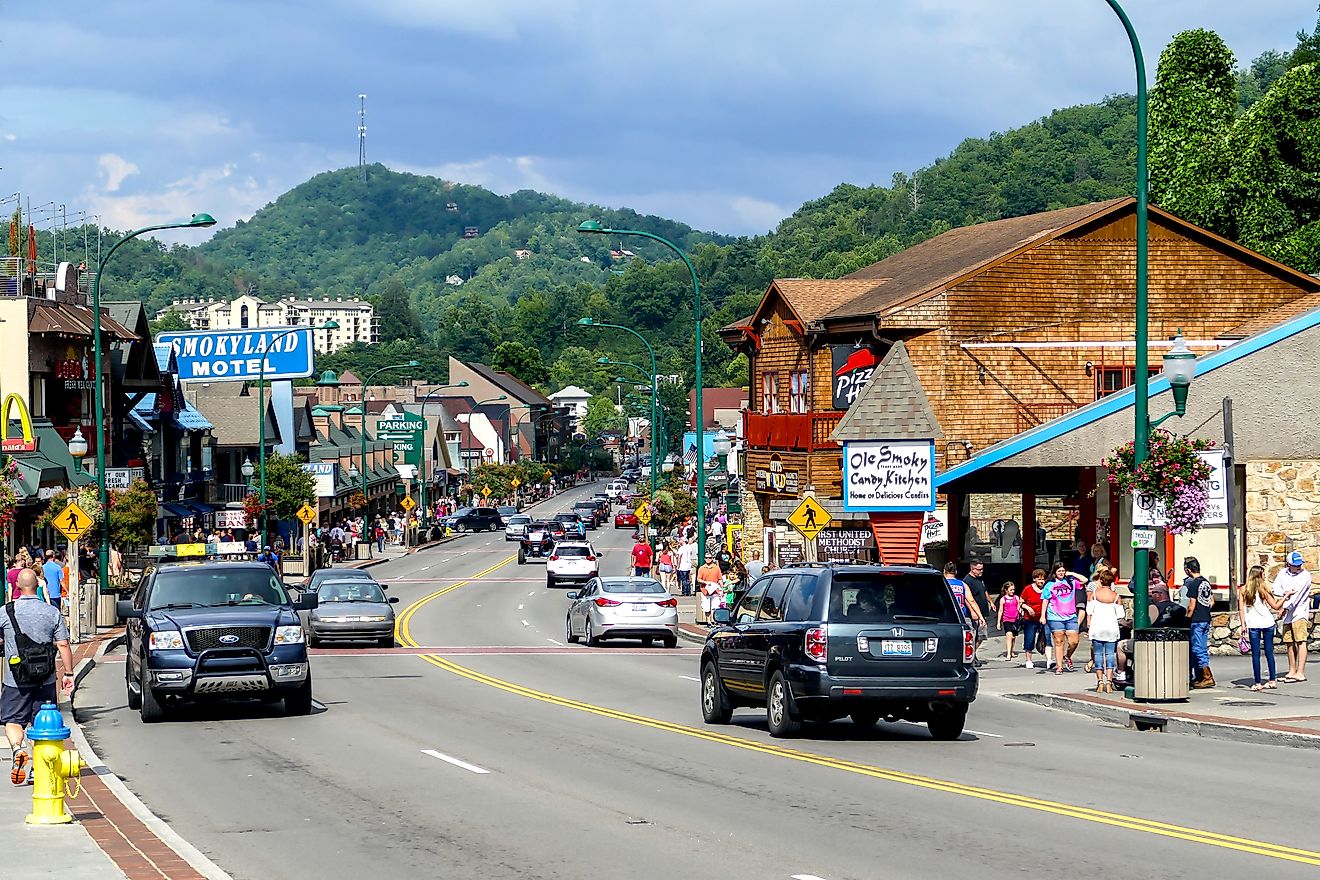 The charming town of Gatlinburg, Tennessee. Editorial credit: Miro Vrlik Photography / Shutterstock.com.