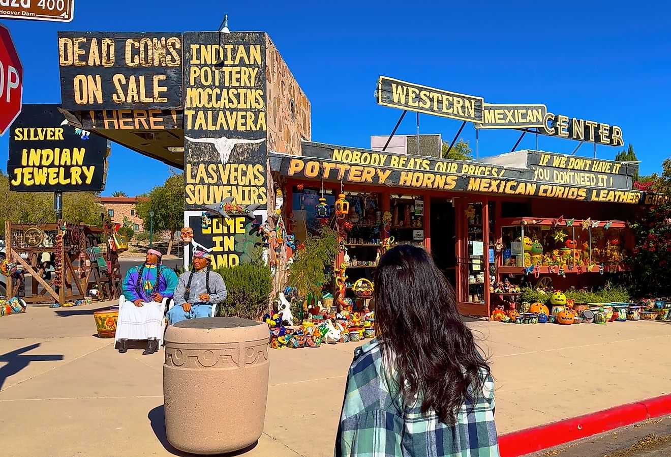 An Indigenous souvenir store in downtown Boulder City, Nevada. Image credit 4kclips via Shutterstock