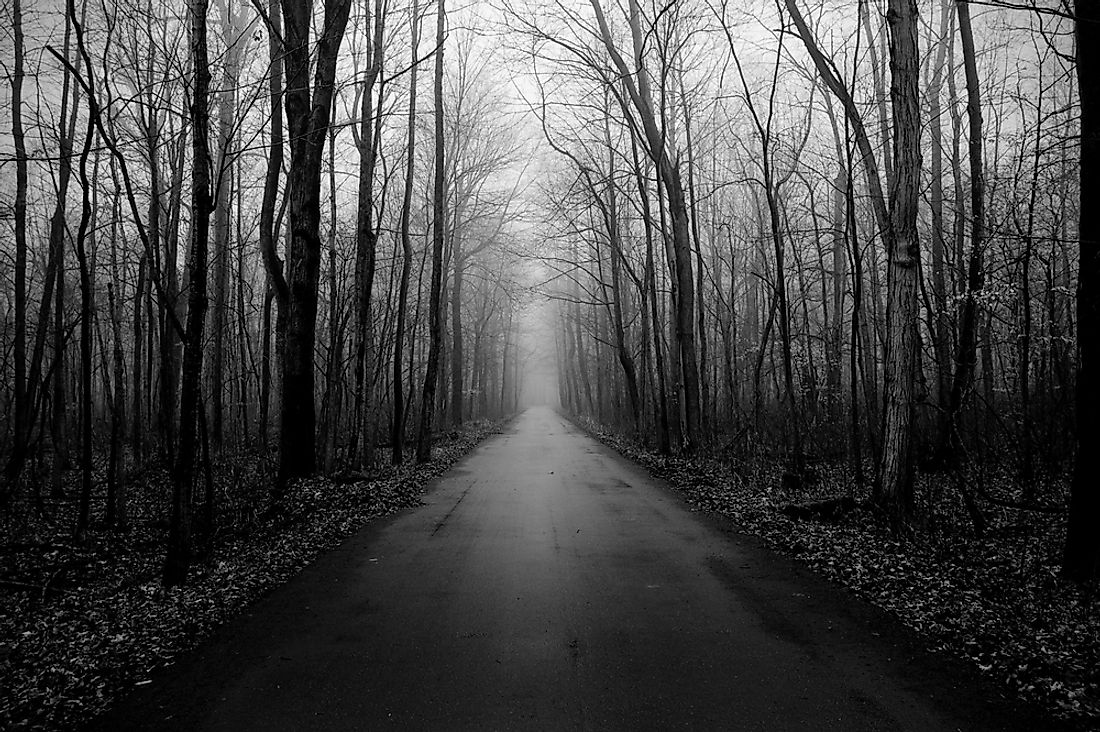 10 of the Spookiest Roads in America - WorldAtlas