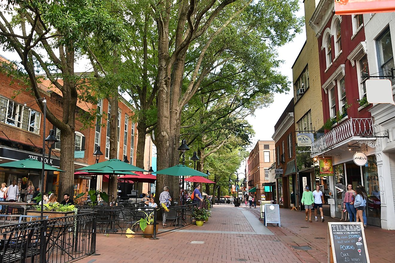 Charlottesville, Virginia: Downtown Mall. Editorial credit: MargJohnsonVA / Shutterstock.com