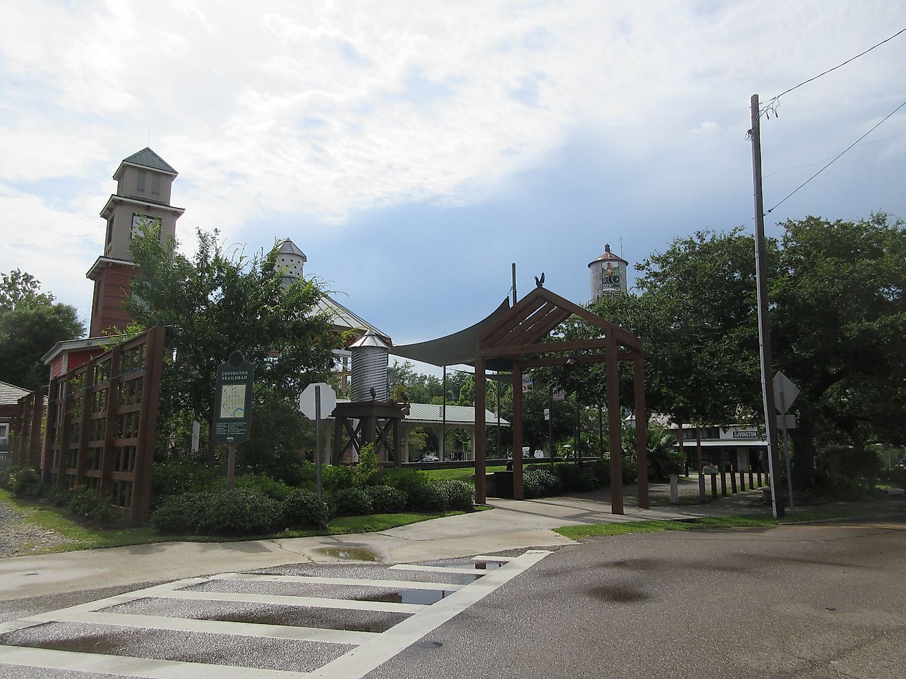 Covington, Louisiana. By Infrogmation of New Orleans - Own work, CC BY-SA 4.0, https://commons.wikimedia.org/w/index.php?curid=60071228