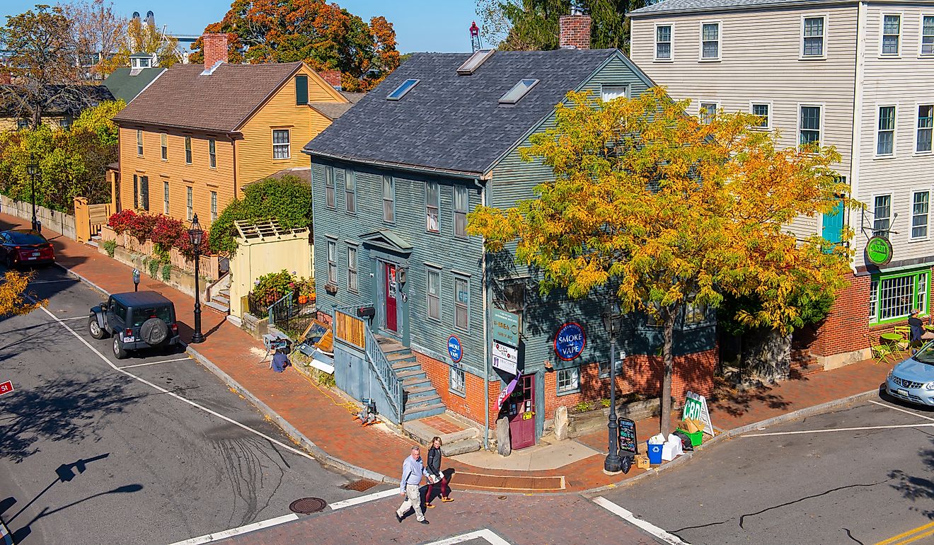 Portsmouth Smoke and Vape store in Portsmouth, New Hampshire. Editorial credit: Wangkun Jia / Shutterstock.com