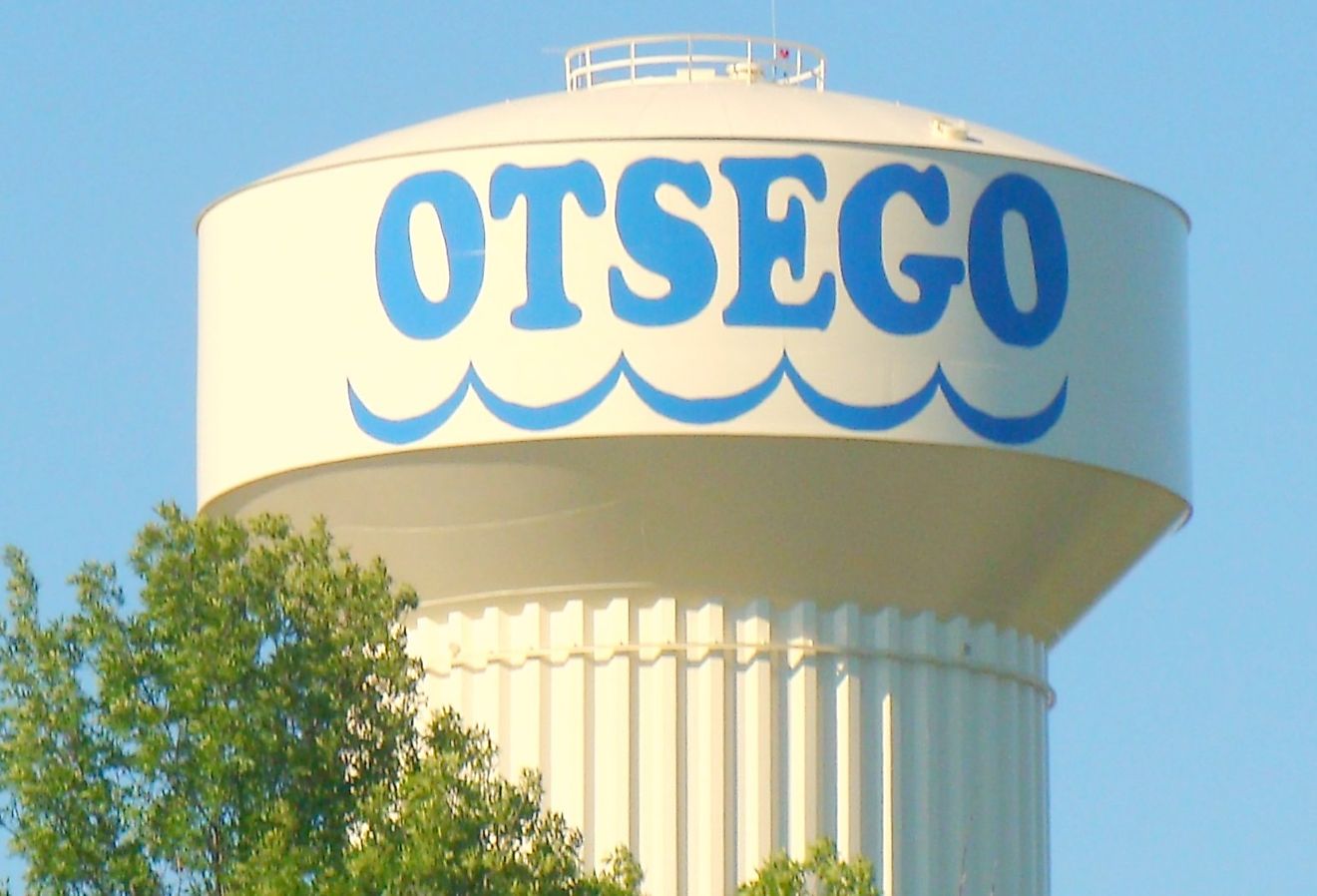 Water tower in Otsego, Minnesota. Image credit  Doug Wallick via Flickr.com