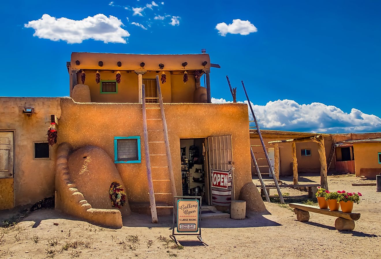 Gallery in Taos Pueblo in New Mexico. Image credit Vineyard Perspective via Shutterstock